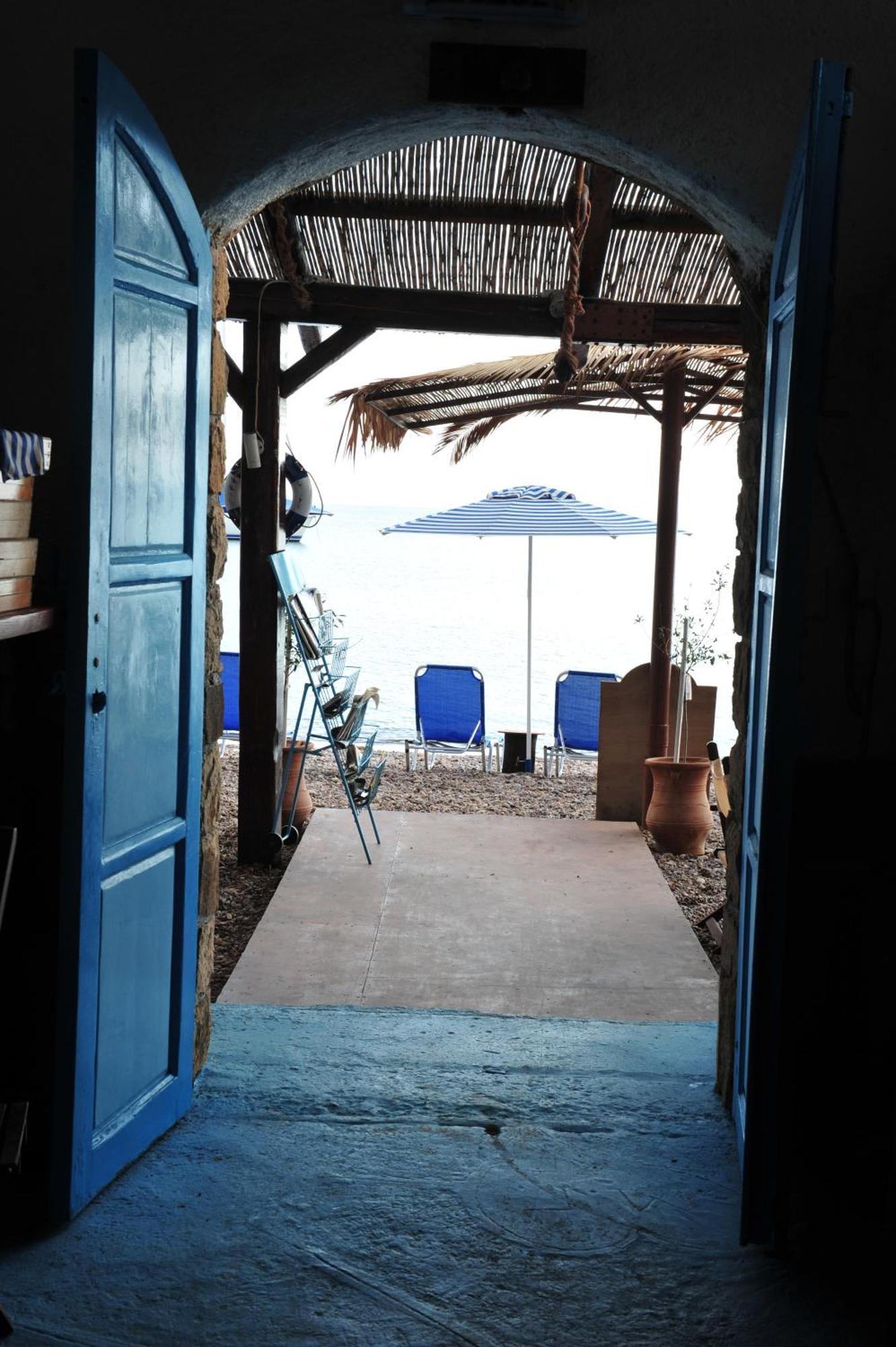 סקאלה Beachfront Lampis Dolphin 4 מראה חיצוני תמונה